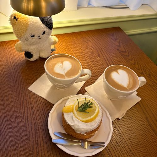 ラズベリーホワイトモカが最高でしたね…🫐、もちろんレモンケーキも🍋
