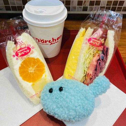 かわいくてきれいでおいしい！
さんどいっち！もぐもぐ

---りもくんです