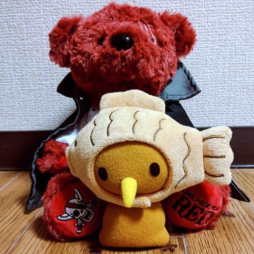 かれの名前は　シャンクスべあ　むぎわらぼうしがにあう　うみのおとこだよ
