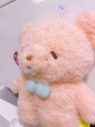 盛れる角度を探してる。
後ろ白がいいな〜って思ったんだけど白いとこタンスしか無かった…
