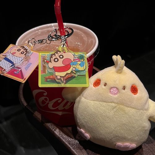 あるじ と えいが を みにいった でち！
おもしろかったでち〜(˶' ᵕ ' ˶)
あるじ は かんどう して ないてた でち