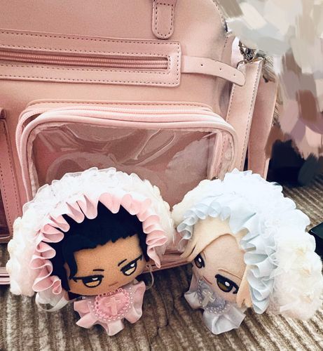 🐬「大変だ、新しい服のせいでカバンに2人入んなくなっちゃった」
🐯「つーか何だよこの服！？」