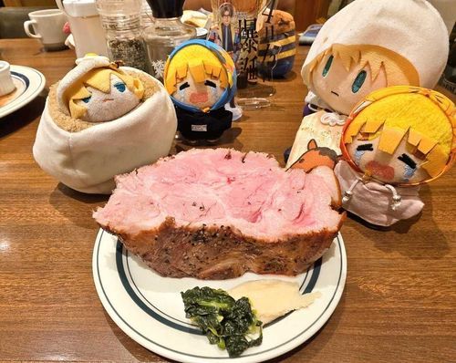 あるじとあるじとおともだちとにくのかたまりをたべた。
🐖🐖🐖🐖
あるじはまだいけるって。