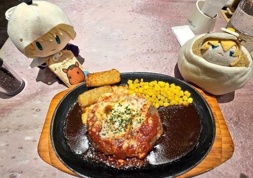 こんなじかんにたべてるから、あるじ、んばちゃんにおこられてる。