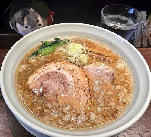 あるじ、また🍜たべてるの？
って、だれ？
ひぜん？？
おれのしってるひぜんただひろとちがう。