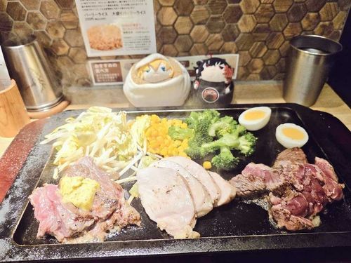 にくのひだー！ってすごいのたべてた。
そしてんばちゃんにおこられてた。