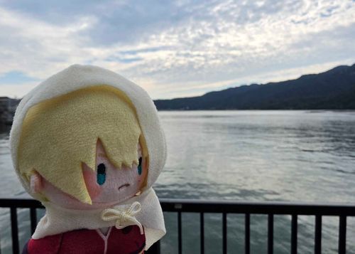 このむこう、みやじま。
ぬのでみえないけどな。
