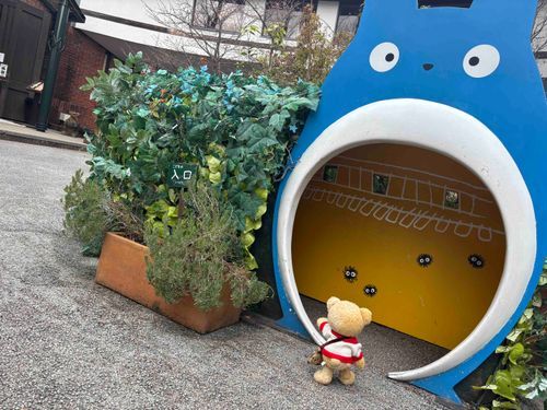 お子さまの入口はこちらでーす！はーい🚪🧸🐾