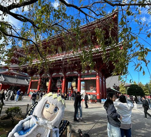 汎人類史の皆こんにちは！今日は浅草行ってきたよ👋その後浅草橋行ってきたんだ。同じようなに前なのにそんなに近くないんだね💦僕もう歩き疲れちゃった…