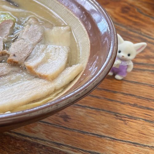 ﾁﾗｯ