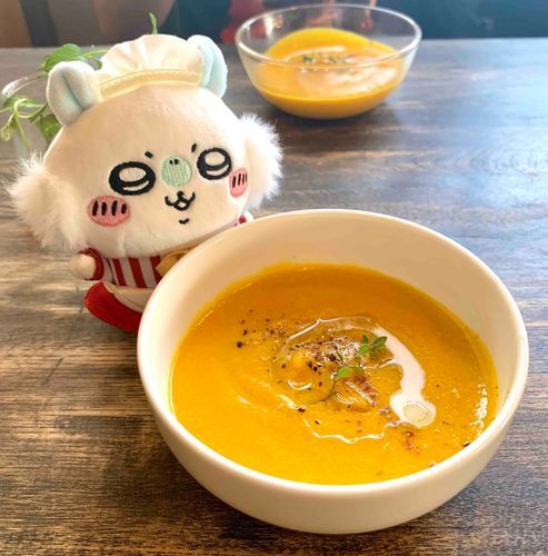 またまたひっさしぶ〜り〜だッ
投稿だけじゃなく家から出たのもひさしぶり…
今年の夏は体調もわるくてほッとんど家でじんめり〜としていたが、風がさわやか〜になってきたから"おでかけ"したぞッ
うンまかった ポタージュ🎃
