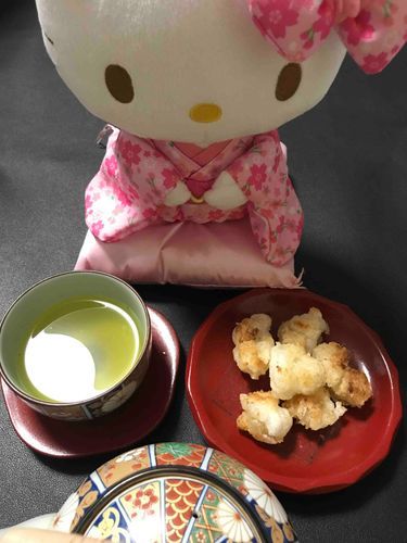 飼い主さんが、玄米餅のおせんべいを作ったの🍘
もちもちサックリで美味しい🍵