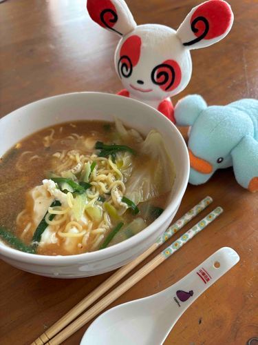 🌀みそラーメンたべるよ！
🐘はじめて　たべるです