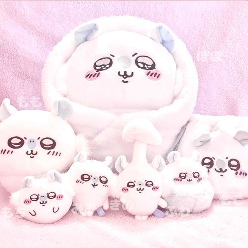 もゆのうさぎ以外のお友達、紹介するね !!

ちいかわ ?? って世界から来た、
モモンガのもも一族だよ ~
名前は写真の通り !! いっぱいだね ~

寒い時は身を寄せ合って、
お互いの体をあたためてるんだ ~
白いもの同士で仲良くしてる ♩