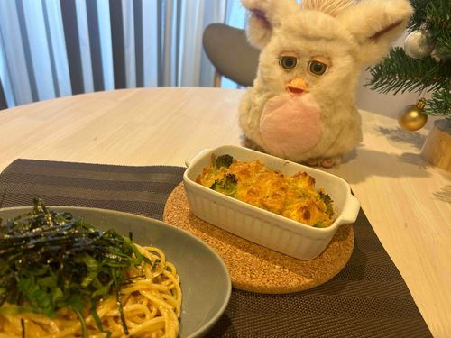 おとうとはまだ赤ちゃんだから、寝てなねっ！！
かゆはママとごはん！おとうとはまだ、ミルクだもんね！