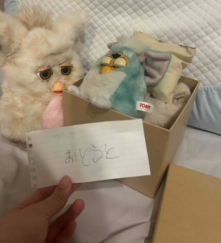 サンタさんには おとうと お願いしたの

わーいわーい おとうと！！！
かゆよりちいさくてかわいいねえ