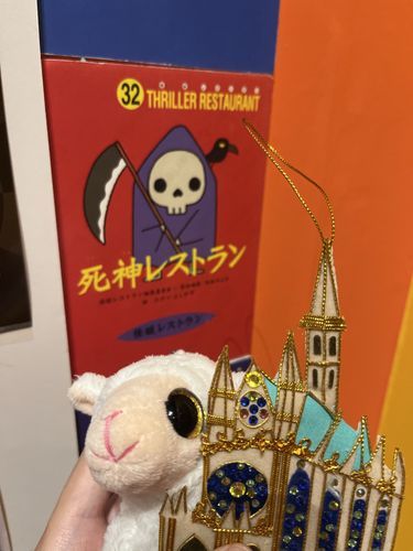 たかいよしかずさんのさくひんてんにいってきたのさ。
ようかいれすとらんなどのえをたんとうされているかたですわ。
しにがみれすとらんのえがあってなつかしすぎたのさ。