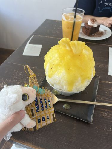 かふぇでぱいなっぷるのかきごおりをたべたのさ。
あまいぱいなっぷるでさいずもちょうどよかったですわ。