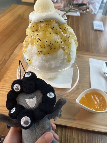 あっぷるきういとぱっしょんふるーつのかきごおりをたべたみゃく。
あっぷるきういのあまずっぱさがおいしかったみゃく。