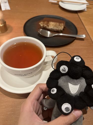 いたりあんれすとらんででぃなーだみゃく。
しょくごにえんじぇるじゃすみんっていうこうちゃをのんだみゃく。
じゃすみんととろぴかるふるーつとあーるぐれいがかおるとってもおいしいこうちゃだみゃく。
このみせのおりじなるみゃく。
てぃーばっくかってかえりたかったみゃく。