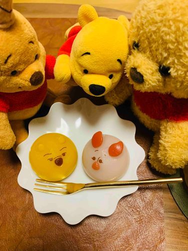 ぼく、ちびぷぅだよ！
みてみて、ぼくたちとピグレットににてる　おまんじゅう
みつけたんだぁ〜☆