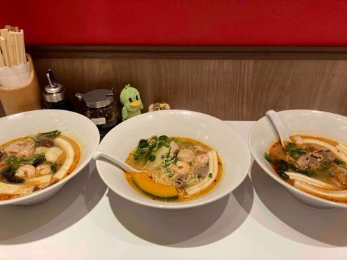 んちょすたちと遊んだよ！
麻辣湯食べた！ぼくほ鳥だから辛味を感じなくて何辛でも食べれるんだ♪̊̈