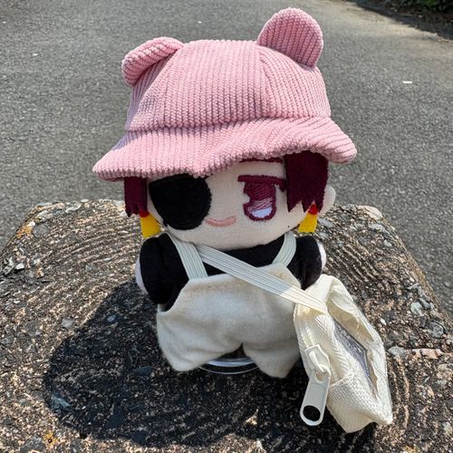 ひさしぶりにバッグからでました。ほんのりあつさがよわいですね。すいぶんほきゅう、わすれないでくださいね。