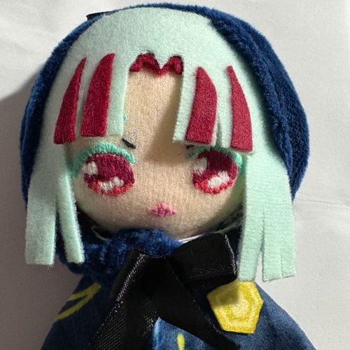 着せ替え用の子としてうまれた「うつろ」君です。
服はまだないのでガチャガチャでゲットしたやつ着せてます。