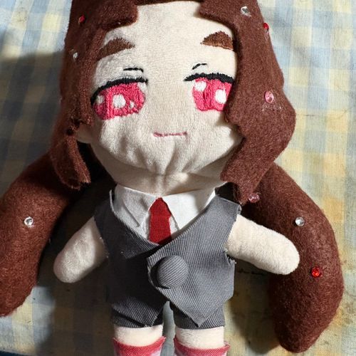 セキちゃんデフォ服進捗。今日はここまで。
「やっと元々の服着れた〜。なんで袖ないのぉ？」
かさばると手が通らなくなるからだよー。