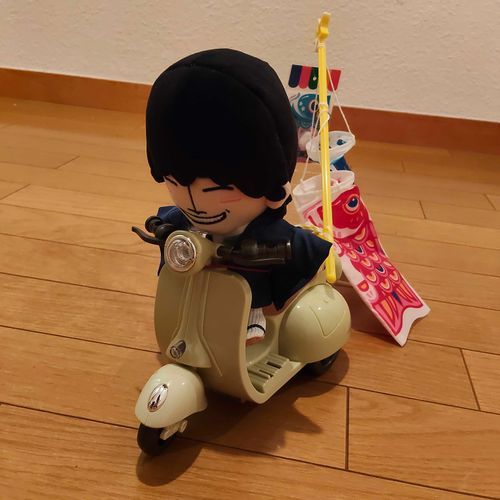 バイク、
これで ほいくえんいく
