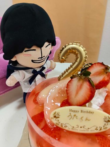 7月11日、2年前、はじめておうちにきた日
だからね、7月11日は、おたんじょうびなんだって

もものケーキをたべたんだ