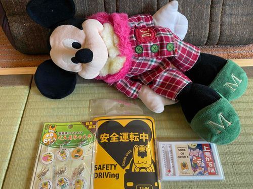 たのしいことはあっというまだねえ。
なかのひとが、ばいてんでぐんまちゃんグッズをかったよ。
あんぜんうんてんちゅうのステッカーもかったよお。
なかのひとはほとんどくるまにのらないから、
ぜんぜんあんぜんうんてんじゃないのに。。
このあとはたかさきによってまた、ぐんまちゃんグッズかうんだってさｗｗ