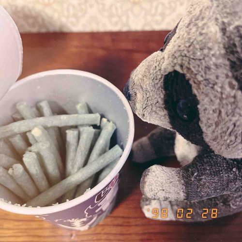 このじゃがりこ青いねえ
おいしーのかなあ..?