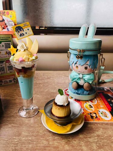 きょうは おひるに あるじと ココスに行ってきましたな
みかづきどの の パフェおいしかったですな