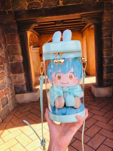 あの ばえすぽっと(？)みたいなところ ですな
ひとがいなかったので あるじといっしょに くぐりましたな