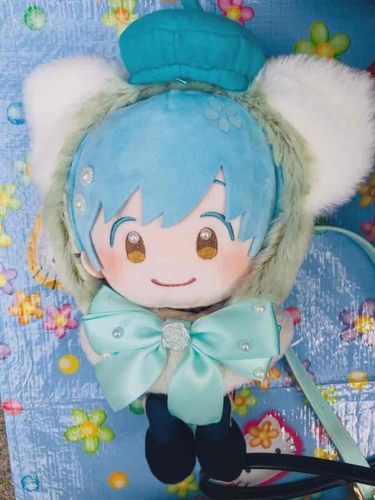 びっぐばんど たいきちゅうに あるじが カチューシャかってくれましたな
にしても あるじ、これ ぎゃく ですな……