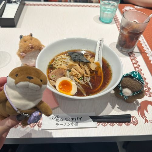 めんたいこコナンのカフェでみんなでラーメン食べたっす!
あれ、おこげにピント合ってない…？