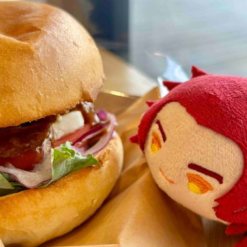 ハンバーガーをいただきました。
肉汁、野菜たっぷりで大変美味しかったですŧ‹”ŧ‹”( ‘ч’ )ŧ‹”ŧ‹”