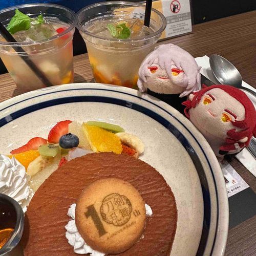 かふぇに行ってきました！
ふかふかパンケーキは
とても美味しかったですΨ( 'ч' ☆)
