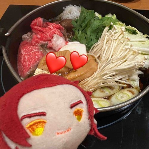 すき焼きを頂きました。
大変美味しく、とんちゃん
とろけそうでした(*´˘`*)♡