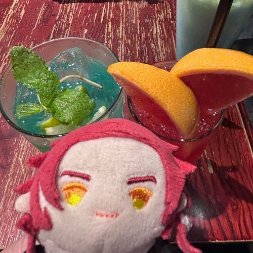 とんちゃん、ばーに行きました。
ほろ酔いです(*¨*)ほよほよ