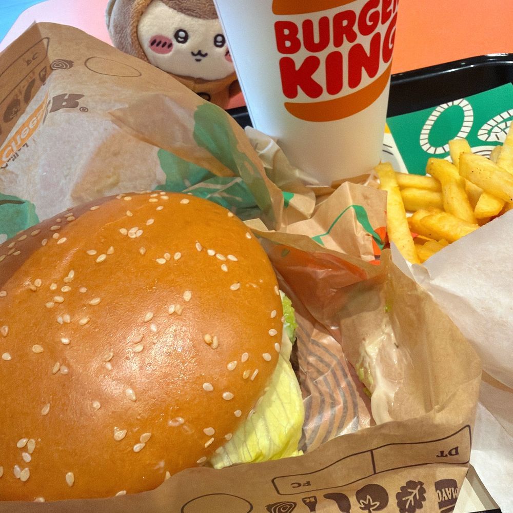 たぬき先輩とバーガーキング🍔👑