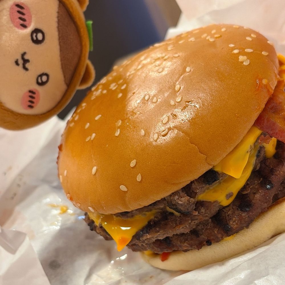 たぬき先輩とバーガーキング🍔👑