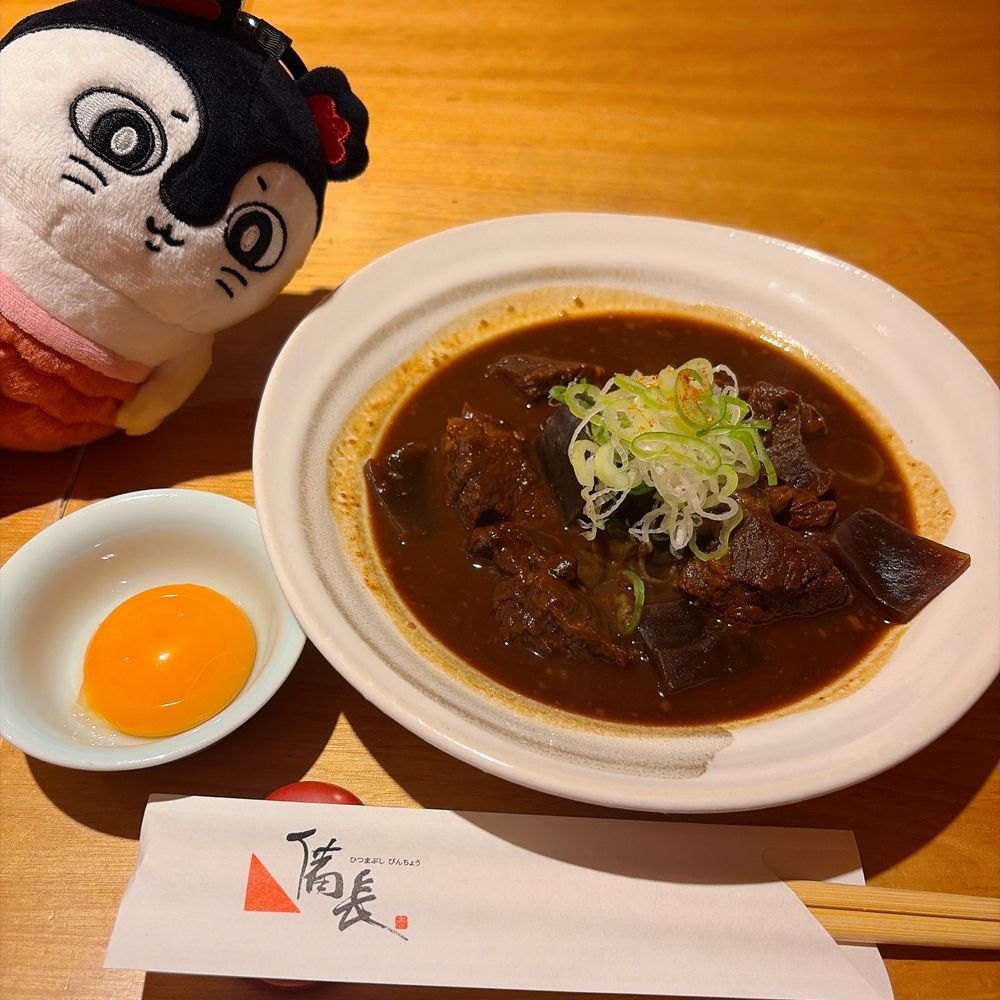 名古屋めしとセイレーンちゃん。（手羽先もあったけど撮る前に食べちゃった…）