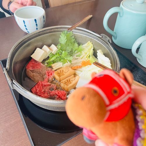 飼い主夫の誕生日祝いにちょっといいすき焼き食べに行ったでﾔﾝｸﾞ🍲