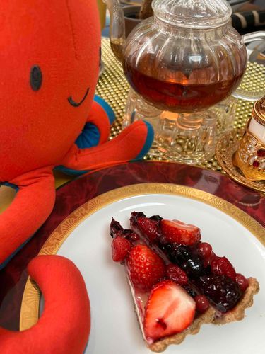 お姉ちゃんの好きなお店のケーキ、おすそ分けしてもらったの。