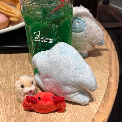 わにょさん、たにさんとオフ会ガニ　後ろに誰かいるガニ　おこってないガニ