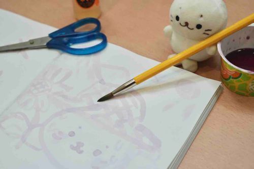 おはよー。
朝顔でいろみずというものをしたよ。
シュクダイなんだって。
ぽぽたんも一緒にお絵かきして たのしかった！