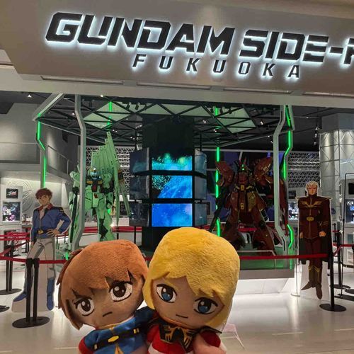シャア、髪は下ろしてた方が似合うぞ！
