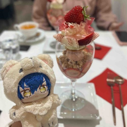久々のパフェ活っすね🍓